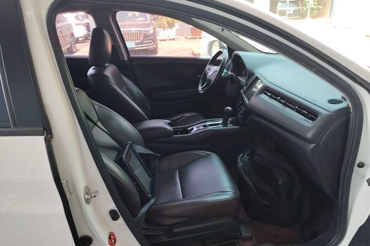 Used Honda Vezel 2018 1.5L CVT 2WD Technology Elite Model Right Front Seat