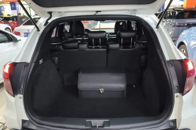 Used Honda Vezel 2018 1.5L CVT 2WD Technology Elite Model Trunk