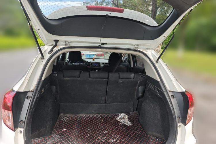 Used Honda Vezel 2018 1.5L CVT 2WD Technology Elite Model Trunk