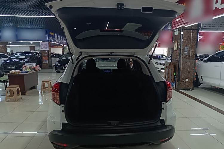 Used Honda Vezel 2018 1.5L CVT 2WD Technology Elite Model Trunk