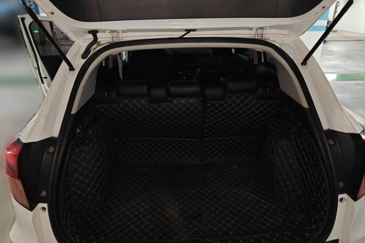 Used Honda Vezel 2018 1.5L CVT 2WD Technology Elite Model Trunk