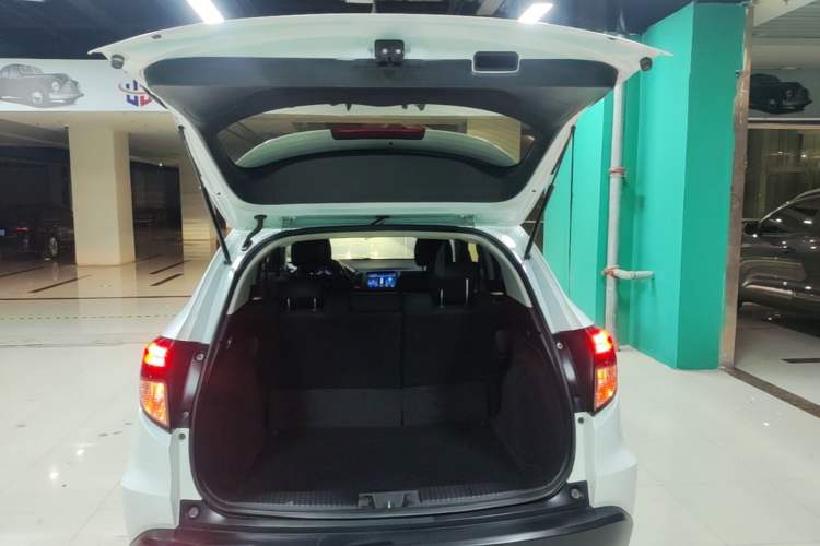 Used Honda Vezel 2018 1.5L CVT 2WD Technology Elite Model Trunk