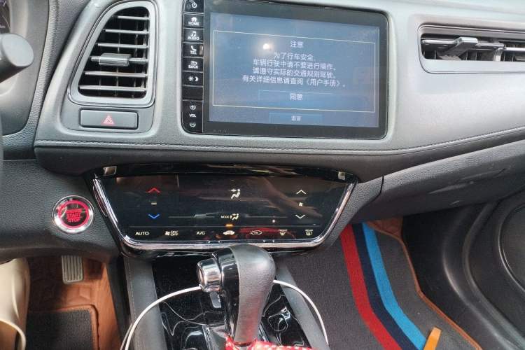 Used Honda Vezel 2019 220 TURBO CVT Luxury Edition China VI Audio And AC Panel