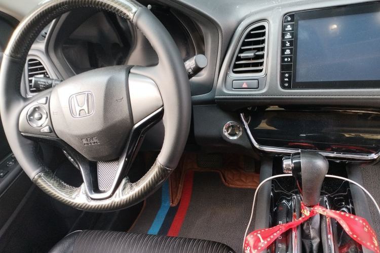 Used Honda Vezel 2019 220 TURBO CVT Luxury Edition China VI Center Console