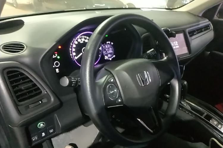 Used Honda Vezel 2019 220 TURBO CVT Elite Edition China VI Center Console