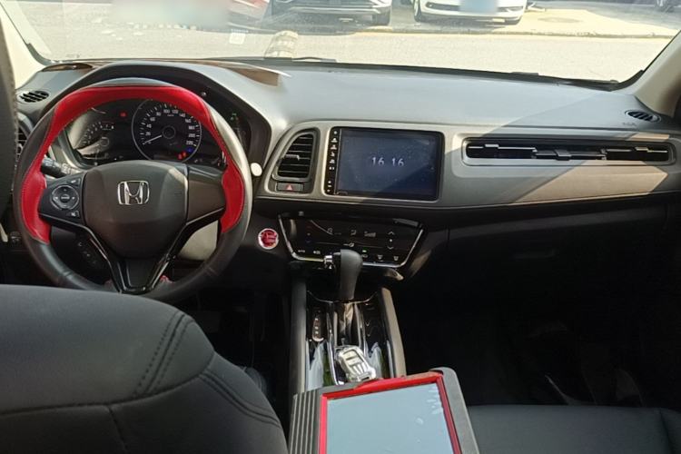 Used Honda Vezel 2019 220 TURBO CVT Luxury Edition China V Emission Standard Center Console