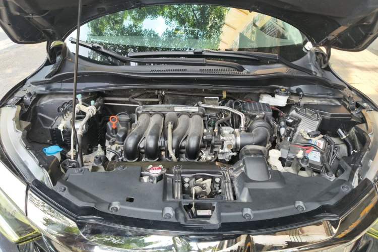 Used Honda Vezel 2019 1.5L CVT Luxury Model China VI Engine Bay