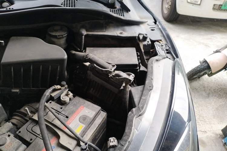 Used Honda Vezel 2019 220 TURBO CVT Luxury Edition China VI Engine Bay Left