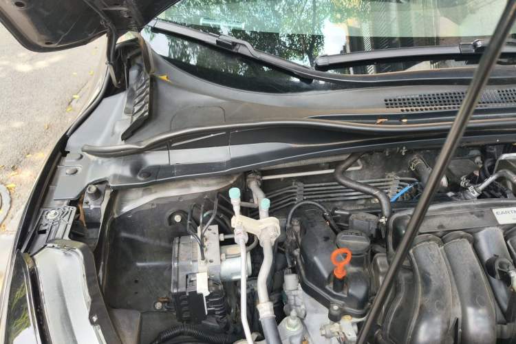 Used Honda Vezel 2019 1.5L CVT Luxury Model China VI Engine Bay Right