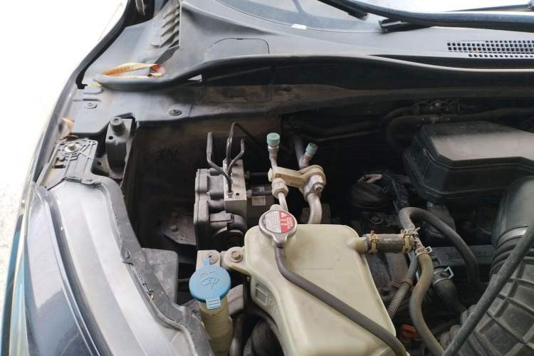 Used Honda Vezel 2019 220 TURBO CVT Luxury Edition China VI Engine Bay Right