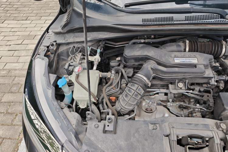 Used Honda Vezel 2019 220 TURBO CVT Luxury Edition China VI Engine Bay Right