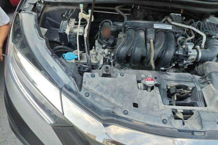 Used Honda Vezel 2019 1.5L CVT Luxury Model China VI Engine Bay Right