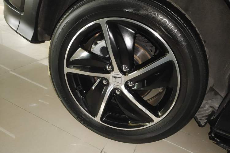 Used Honda Vezel 2019 220 TURBO CVT Luxury Edition China VI Exterior 5