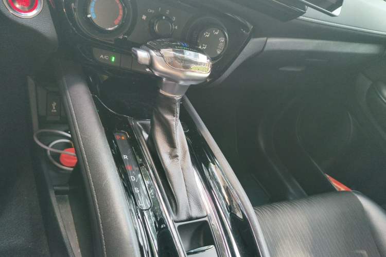 Used Honda Vezel 2019 1.5L CVT Luxury Model China VI Gear Lever