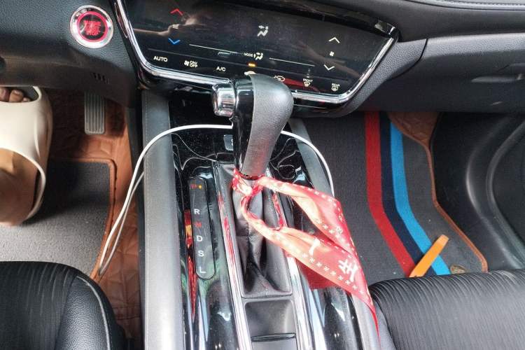 Used Honda Vezel 2019 220 TURBO CVT Luxury Edition China VI Gear Lever