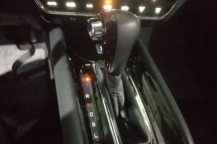 Used Honda Vezel 2019 220 TURBO CVT Elite Edition China VI Gear Lever