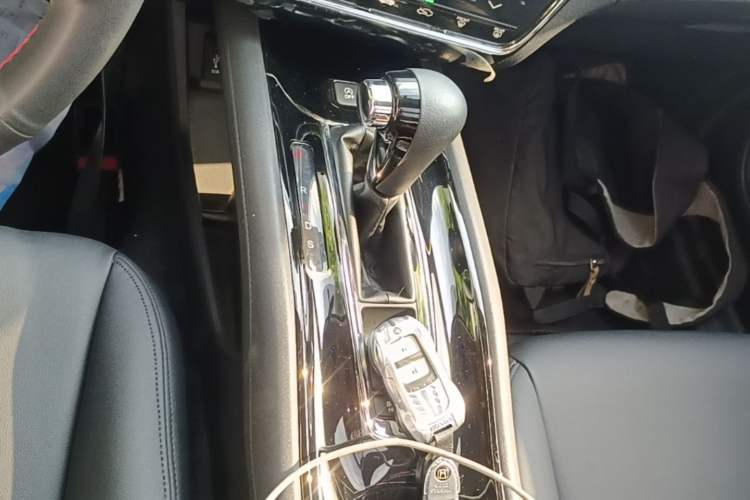 Used Honda Vezel 2019 220 TURBO CVT Luxury Edition China V Emission Standard Gear Lever