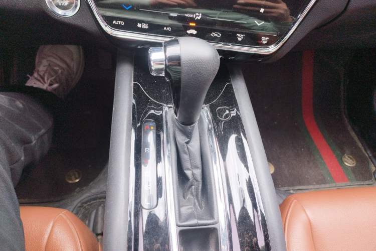 Used Honda Vezel 2019 220 TURBO CVT Elite Edition China VI Gear Lever
