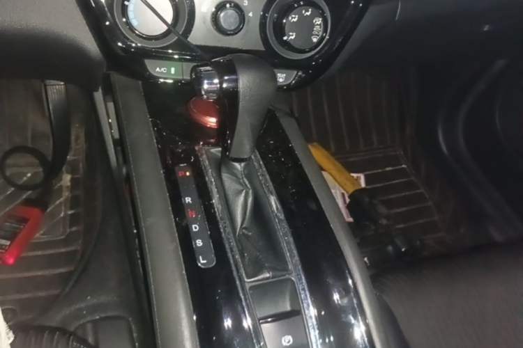 Used Honda Vezel 2019 1.5L CVT Pioneer Edition China VI Gear Lever