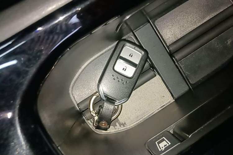 Used Honda Vezel 2019 1.5L CVT Luxury Model China VI Interior 1