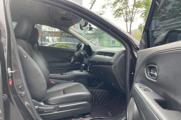 Used Honda Vezel 2019 220 TURBO CVT Luxury Edition China VI Interior 1