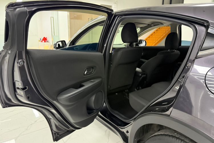 Used Honda Vezel 2019 220 TURBO CVT Elite Edition China VI Interior 4