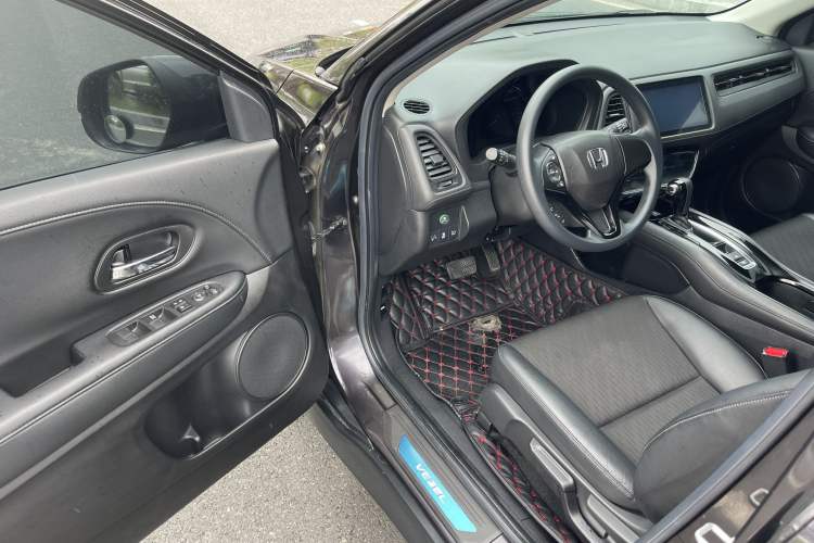 Used Honda Vezel 2019 220 TURBO CVT Luxury Edition China VI Interior 4