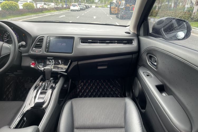 Used Honda Vezel 2019 220 TURBO CVT Luxury Edition China VI Interior 9