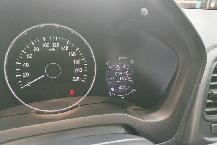 Used Honda Vezel 2019 1.5L CVT Luxury Model China VI Odometer Close Up