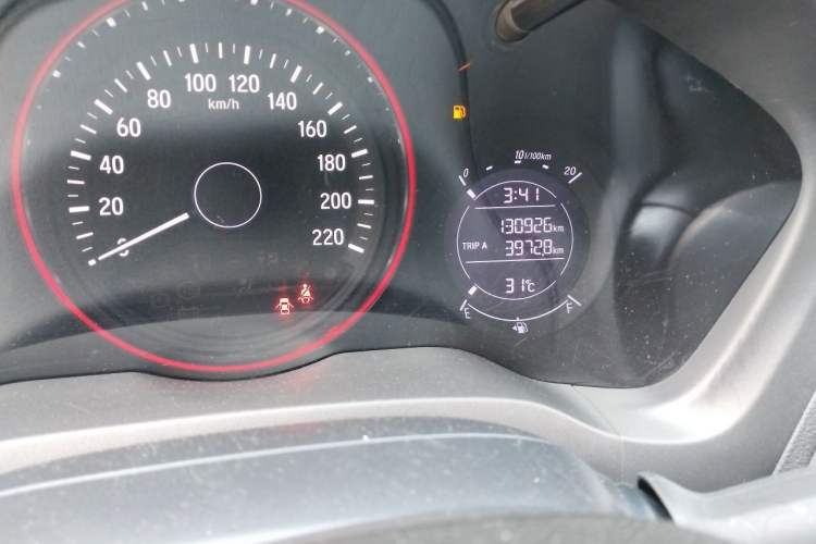 Used Honda Vezel 2019 220 TURBO CVT Luxury Edition China VI Odometer Close Up