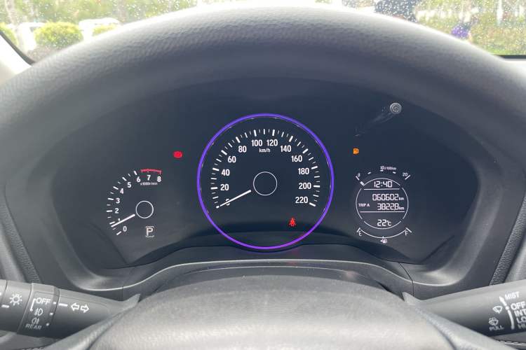 Used Honda Vezel 2019 220 TURBO CVT Luxury Edition China VI Odometer Close Up
