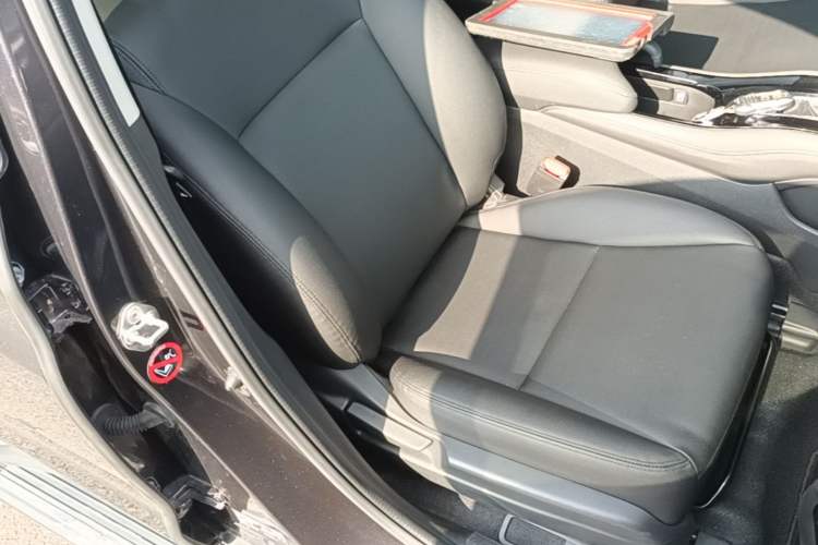 Used Honda Vezel 2019 220 TURBO CVT Luxury Edition China V Emission Standard Right Front Seat