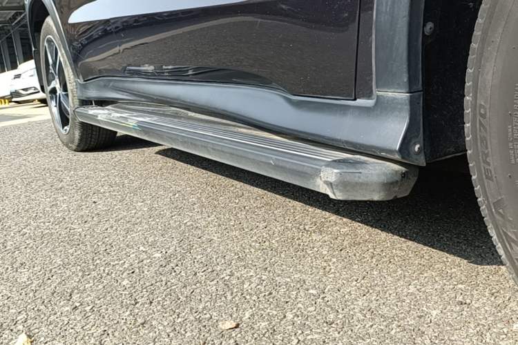 Used Honda Vezel 2019 220 TURBO CVT Luxury Edition China V Emission Standard Right Side Sill