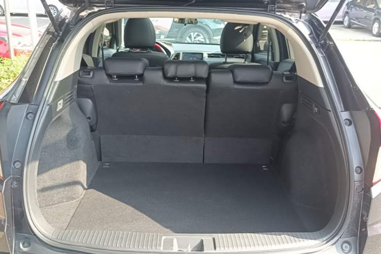 Used Honda Vezel 2019 220 TURBO CVT Luxury Edition China V Emission Standard Trunk