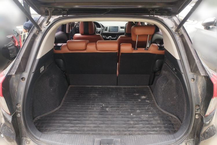 Used Honda Vezel 2019 220 TURBO CVT Elite Edition China VI Trunk