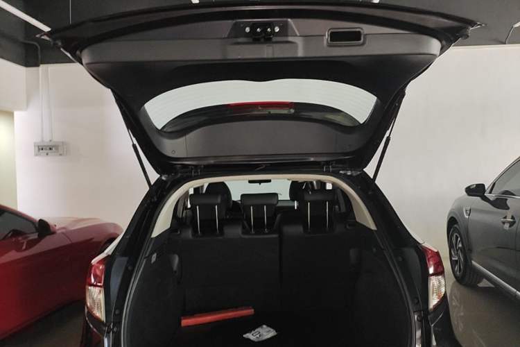 Used Honda Vezel 2019 220 TURBO CVT Luxury Edition China VI Trunk