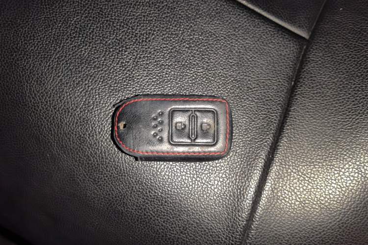 Used Honda Vezel 2019 220 TURBO CVT Luxury Edition China V Emission Standard Vehicle Key