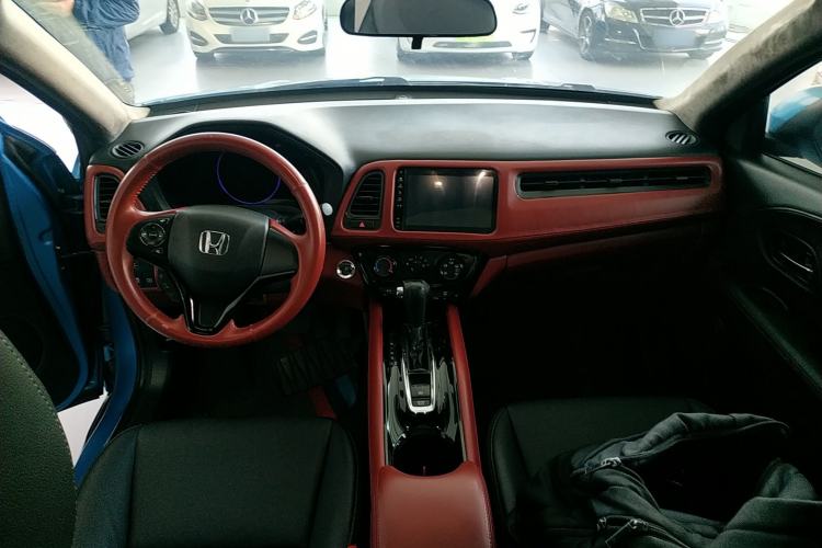 Used Honda Vezel 2019 1.5L CVT Luxury Model China VI Center Console