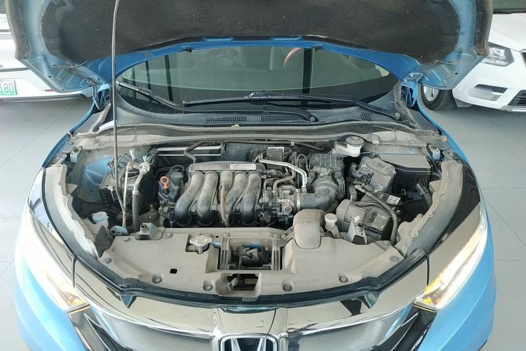 Used Honda Vezel 2019 1.5L CVT Luxury Model China VI Engine Bay