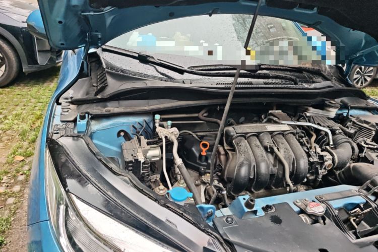 Used Honda Vezel 2019 1.5L CVT Luxury Model China VI Engine Bay Right