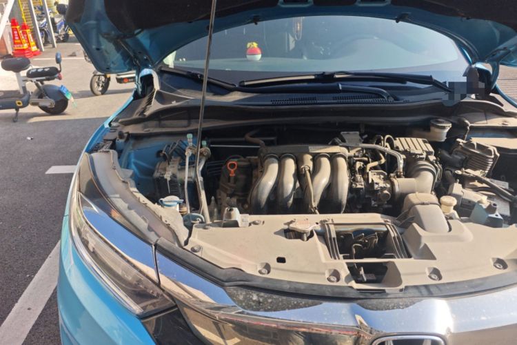 Used Honda Vezel 2019 1.5L CVT Luxury Model China VI Engine Bay Right