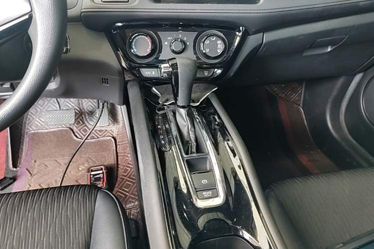 Used Honda Vezel 2019 1.5L CVT Pioneer Edition China V Gear Lever