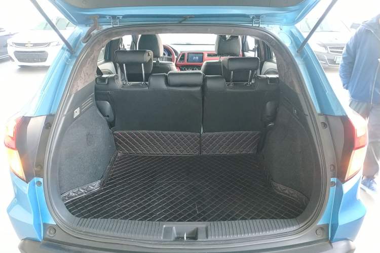 Used Honda Vezel 2019 1.5L CVT Luxury Model China VI Trunk