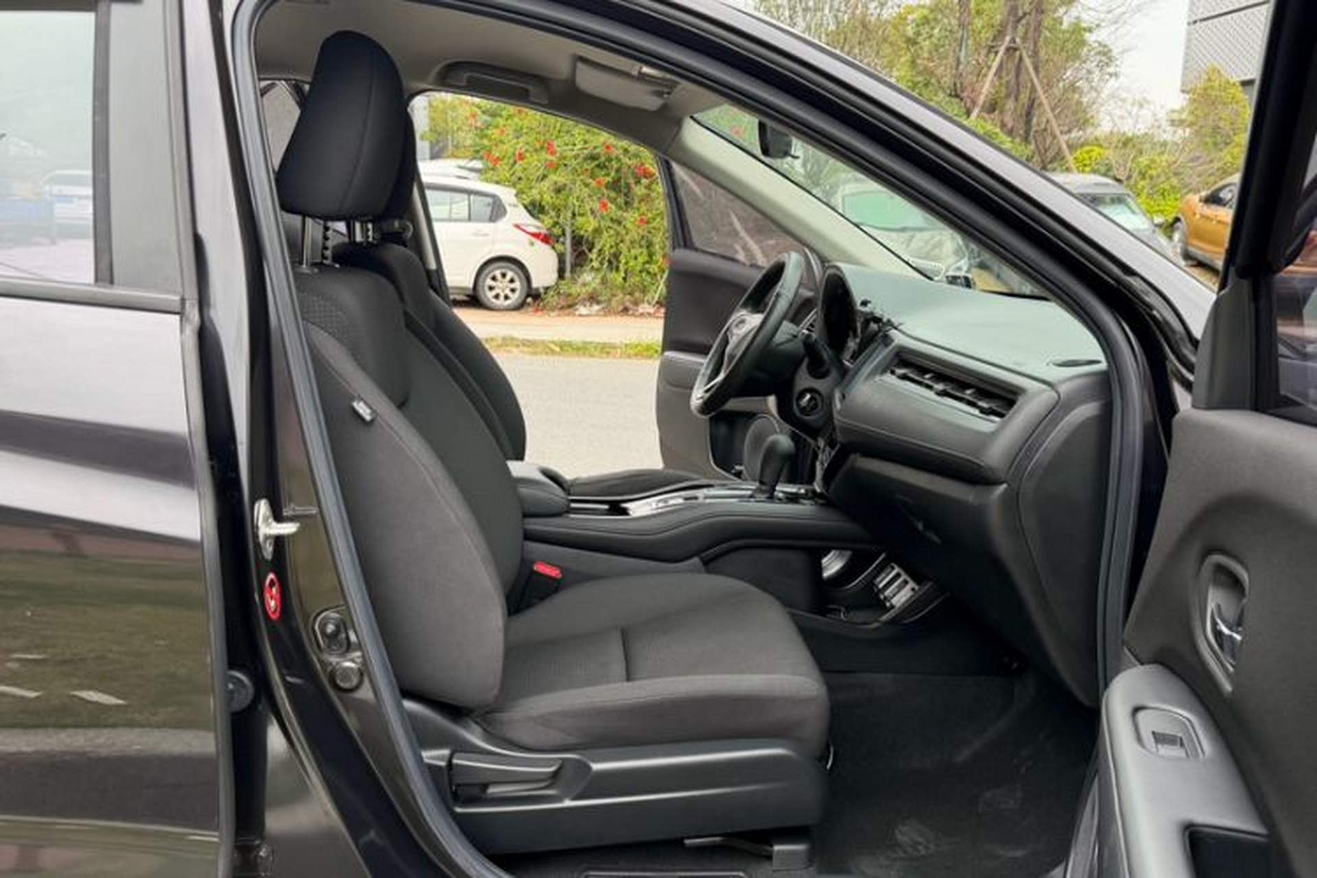 Used Honda Vezel 2019 220 TURBO CVT Elite Edition China VI Right Front Seat