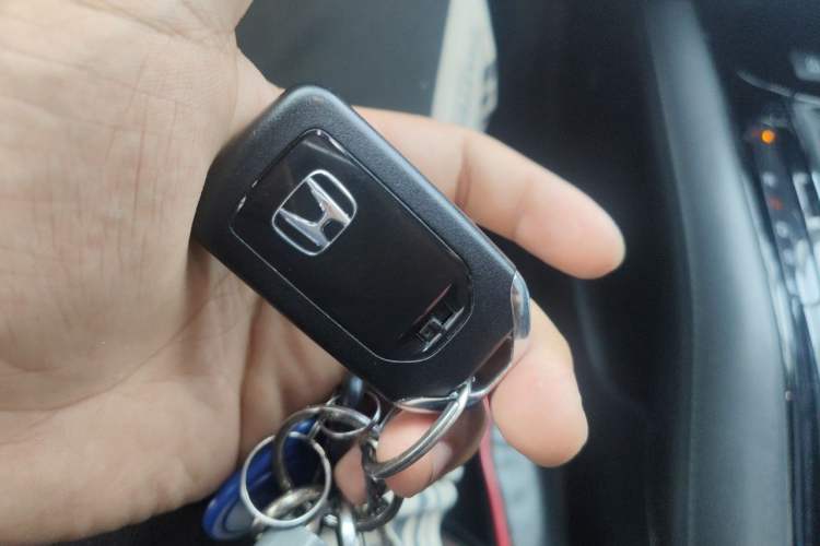 Used Honda Vezel 2019 220 TURBO CVT Luxury Edition China V Emission Standard Vehicle Key