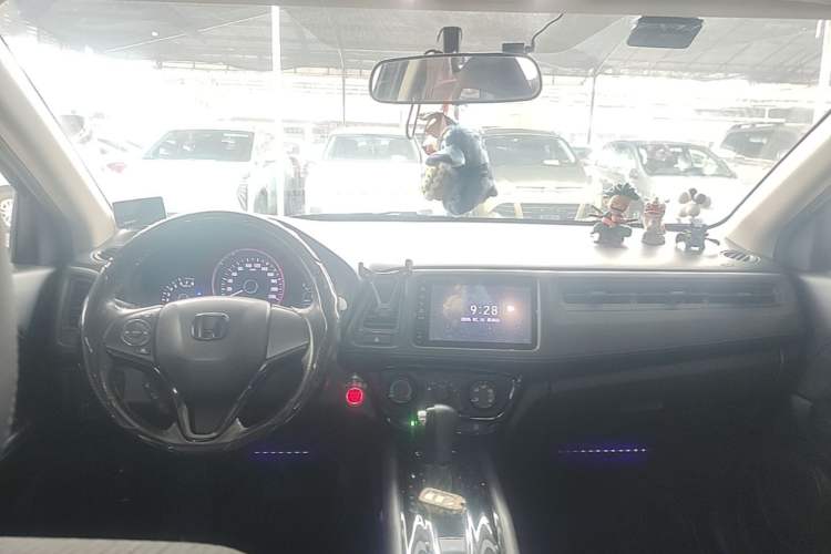 Used Honda Vezel 2019 1.5L CVT Luxury Model China VI Center Console