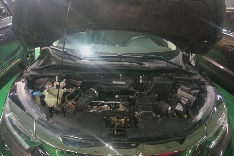 Used Honda Vezel 2019 220 TURBO CVT Luxury Edition China VI Engine Bay