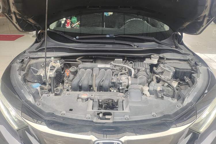 Used Honda Vezel 2019 1.5L CVT Luxury Model China VI Engine Bay