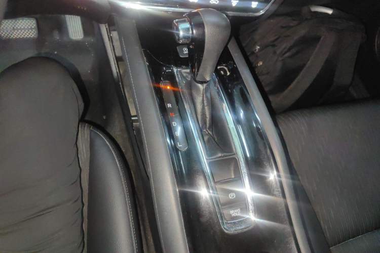 Used Honda Vezel 2019 220 TURBO CVT Luxury Edition China VI Gear Lever