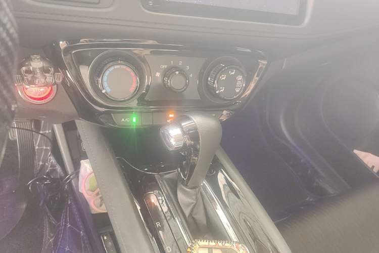 Used Honda Vezel 2019 1.5L CVT Luxury Model China VI Gear Lever